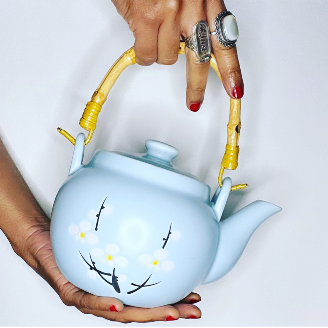 Intimate Tea Pouring (+ Additional Hour)