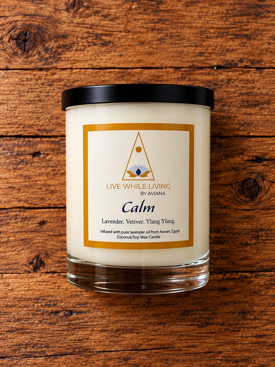 Calm coconut-soy candle – Lavender, Vetiver & Ylang Ylang – Live While Living by Aviana.